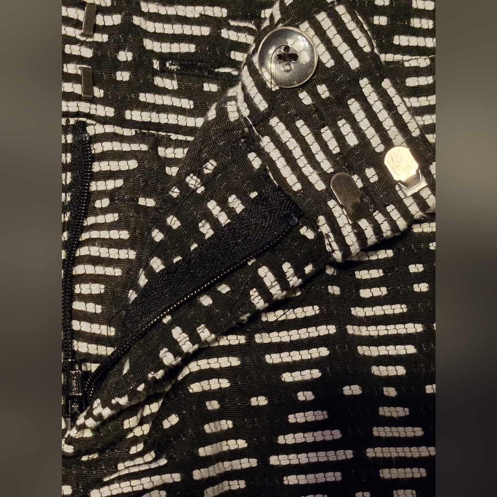 Old Navy Black/white Geo Print 12 - Picture 3 of 7
